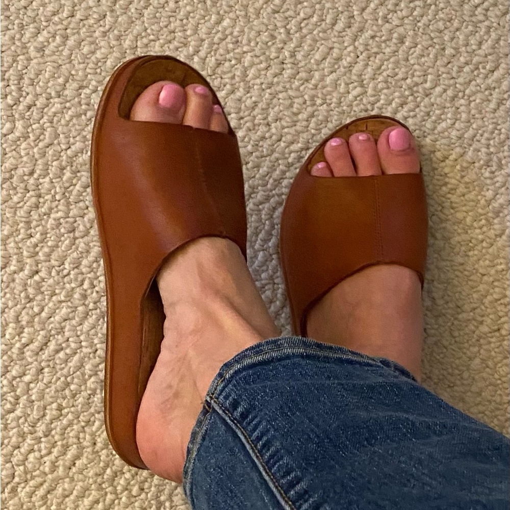 Slip on ultra comfortable Korkease sandals.  Worn once, great everyday sandal.